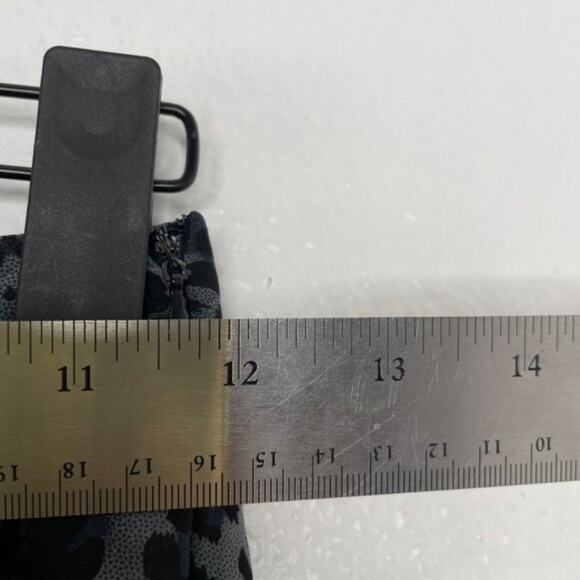 Forever 21 Womens Pants Size XS Gray Animal Print Wide Leg Comfort Trouser - Picture 6 of 11